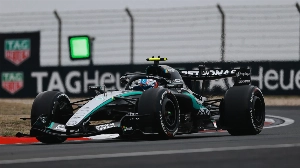 Notícias ao Minuto Brasil - Esporte - Kimi Antonelli vence GP da China de Fórmula 1