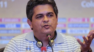 Notícias ao Minuto Brasil - Esporte - Técnico Ney Franco fica preso no Qatar e relata explosões em meio a Guerra no Irã