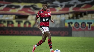 Notícias ao Minuto Brasil - Esporte - Bruno Henrique é denunciado por estelionato e fraude esportiva