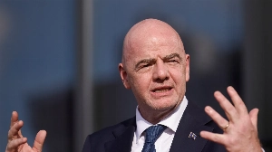 Notícias ao Minuto Brasil - Esporte - Lula convida presidente da Fifa para lançamento da Universidade do Esporte