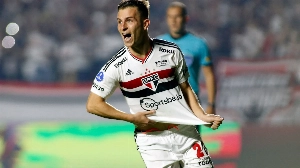 Notícias ao Minuto Brasil - Esporte - São Paulo e River Plate entram e acordo e fecham troca tripla