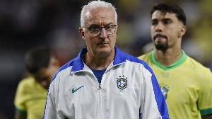 Notícias ao Minuto Brasil - Esporte - 'Você está querendo tirar o Dorival', diz Ednaldo a repórter após reeleição