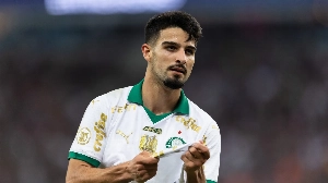 Notícias ao Minuto Brasil - Esporte - Palmeiras vence São Paulo em jogo com polêmica sobre pênaltis e vai à final