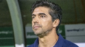 Notícias ao Minuto Brasil - Esporte - Palmeiras supera meio bilhão em reforços, mas 'maratona' mina sonho de Abel