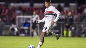 Notícias ao Minuto Brasil - Esporte - São Paulo discute fluxo de pagamento para anunciar renovação de Alan Franco