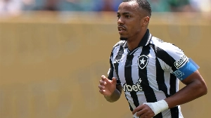 Notícias ao Minuto Brasil - Esporte - Palmeiras mira campeões para reformar setor que foi problema em 2025