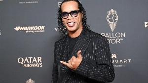 Notícias ao Minuto Brasil - Esporte - Não há nada que me prenda, então vou vivendo, diz Ronaldinho Gaúcho sobre rolês aleatórios