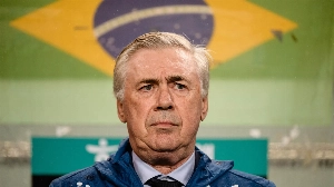 Notícias ao Minuto Brasil - Esporte - Convocação expõe busca de Ancelotti por defensores e meias