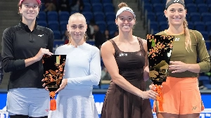 Notícias ao Minuto Brasil - Esporte - Luisa Stefani é campeã de duplas do WTA 500 de Tóquio e chega embalada para a disputa do Finals