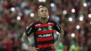 Notícias ao Minuto Brasil - Esporte - Cebolinha renasce no Flamengo após ser moeda de troca por Kaio Jorge