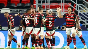 Notícias ao Minuto Brasil - Esporte - Flamengo e Cruzeiro fazem 'duelo de campeões' para melhorar posições no Brasileirão