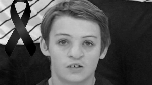 Notícias ao Minuto Brasil - Esporte - Clube lamenta morte de jogador aos 13 anos: 