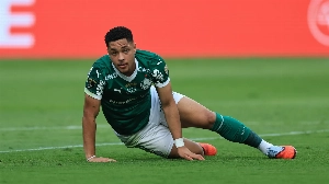 Notícias ao Minuto Brasil - Esporte - Palmeiras avisa mercado que não vende Vitor Roque agora, mas Copa é ameaça