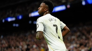 Notícias ao Minuto Brasil - Esporte - Liga dos Campeões: Vini Júnior marca dois e Real despacha City