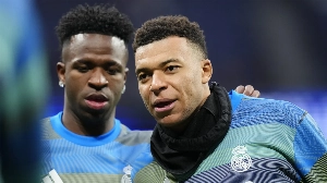 Notícias ao Minuto Brasil - Esporte - Elenco do Real Madrid se reúne antes de 'finais', e Vini e Mbappé pagam conta