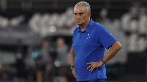Notícias ao Minuto Brasil - Esporte - Tite iguala pior início por clubes no século e se vê pressionado após pausa