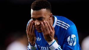 Notícias ao Minuto Brasil - Esporte - Mbappé atacado no Real Madrid: 