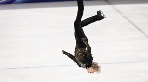 Notícias ao Minuto Brasil - Esporte - Patinador faz movimento que ficou proibido por 50 anos; veja vídeo
