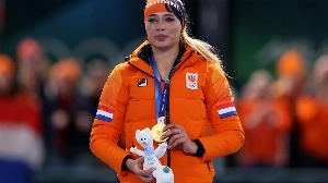 Notícias ao Minuto Brasil - Esporte - Noiva de Jake Paul, patinadora é ouro nos Jogos de Inverno após críticas