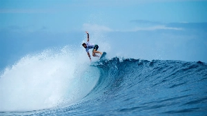 Notícias ao Minuto Brasil - Esporte - Alejo Muniz anuncia aposentadoria do surfe ao final da temporada 2026