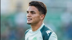 Notícias ao Minuto Brasil - Esporte - Meia da Chape sobreviveu a tiro no rosto e relembra violência