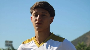 Notícias ao Minuto Brasil - Esporte - Serrano afasta jogador acusado de estupro coletivo; defesa se manifesta