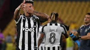 Notícias ao Minuto Brasil - Esporte - Atacante se redime, e Botafogo busca empate no Equador na pré-Libertadores