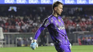 Notícias ao Minuto Brasil - Esporte - Após falhas, Botafogo vê goleiro Neto como negociável e aguarda propostas