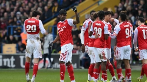 Notícias ao Minuto Brasil - Esporte - Arsenal supera pressão do Mansfield, vence por 2 a 1 e avança na Copa da Inglaterra