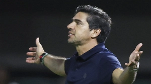 Notícias ao Minuto Brasil - Esporte - Abel Ferreira e Luís Castro vão do céu ao inferno no Brasileirão