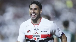 Notícias ao Minuto Brasil - Esporte - Com 9 gols no ano, Calleri deixa 2025 de lesões para trás e mira artilharia