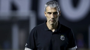 Notícias ao Minuto Brasil - Esporte - Vojvoda não resiste à derrota para o Internacional e não é mais o técnico do Santos