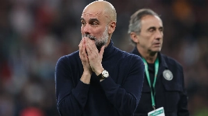 Notícias ao Minuto Brasil - Esporte - Rooney detona Guardiola e diz que Foden virou “caridade” no City