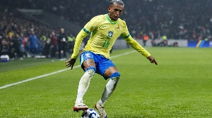 Notícias ao Minuto Brasil - Esporte - Raphinha e Wesley são cortados por lesão e não pegam a Croácia