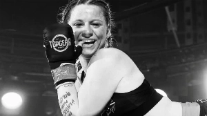 Notícias ao Minuto Brasil - Esporte - Atleta morre, aos 23 anos, atropelada por caminhão na Tailândia