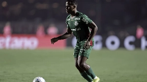 Notícias ao Minuto Brasil - Esporte - Arias volta ao Palmeiras e pode enfrentar o Grêmio; Vitor Roque é baixa