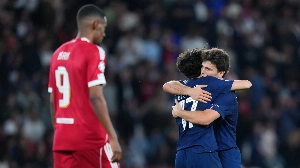 Notícias ao Minuto Brasil - Esporte - Liverpool arrasado na Champions: 