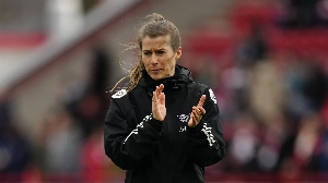 Notícias ao Minuto Brasil - Esporte - Ex-jogadora vira 1ª mulher a treinar um time nas grandes ligas europeias