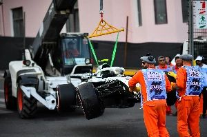 ge - Bottas diz que sistema do carro se confundiu e causou batida em Baku; entenda