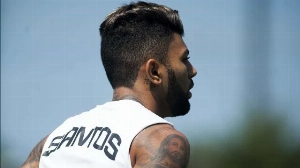 Notícias ao Minuto Brasil - Esporte - Gabigol desabafa sobre tropeço do Santos e justifica ida ao vestiário