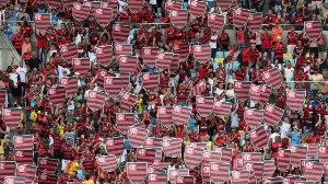 Notícias ao Minuto Brasil - Esporte - MP suspende por 10 jogos organizadas de Flamengo e Vasco após briga e morte