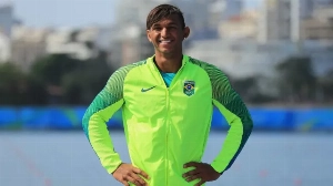 Notícias ao Minuto Brasil - Esporte - Isaquias Queiroz é prata na Copa do Mundo de Canoagem na Hungria