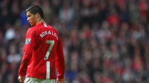 Notícias ao Minuto Brasil - Esporte - Crise entre CR7 e Jesus ofusca 100% de Portugal e aguarda novos capítulos