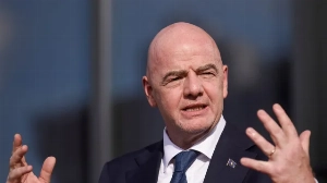 Notícias ao Minuto Brasil - Esporte - Uefa cita 'esquema secreto' e diz que perdeu confiança em Infantino na Fifa
