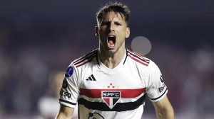 Notícias ao Minuto Brasil - Esporte - Lucas volta, Calleri marca dois e São Paulo derrota o Vitória no Morumbis