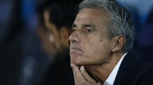 Notícias ao Minuto Brasil - Esporte - Grêmio demite o técnico português Luís Castro