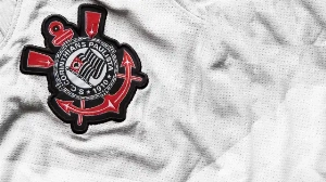 Notícias ao Minuto Brasil - Esporte - Corinthians troca boicote por cobranças constantes contra arbitragem à CBF
