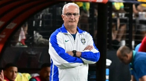 Notícias ao Minuto Brasil - Esporte - Dorival fecha 2024 com seleção instável e se apega em elogio de Bielsa