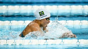 Notícias ao Minuto Brasil - Esporte - Carol Santiago é ouro, o 37º pódio do país no Internacional de Berlim