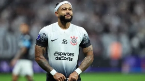 Notícias ao Minuto Brasil - Esporte - Saiba o que falta para o Corinthians oficializar renovação com Memphis Depay
